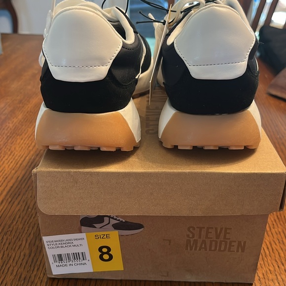 Black and White Steve Madden Sneakers - Picture 5 of 5